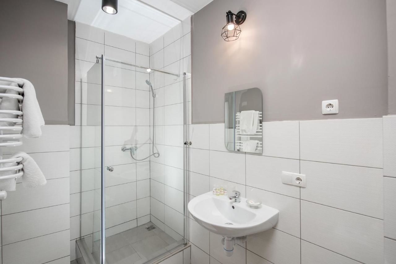 Отель Jam Hotel Hnatyuka Львов