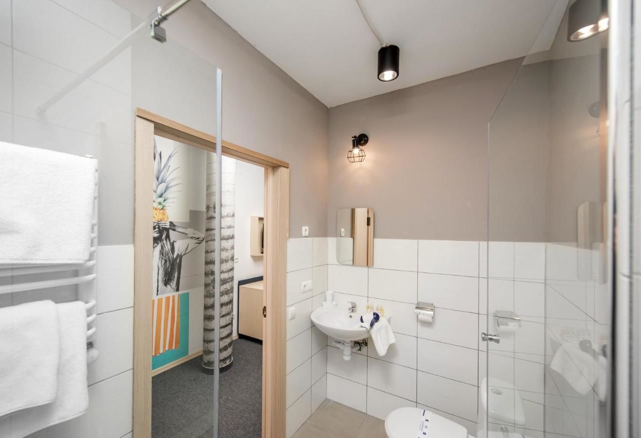 Отель Jam Hotel Hnatyuka Львов